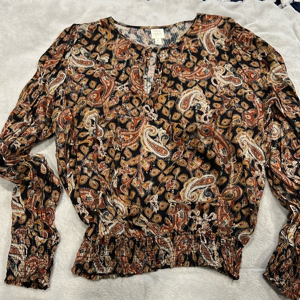Roan & Ryan paisley blouse size M in excellent condition